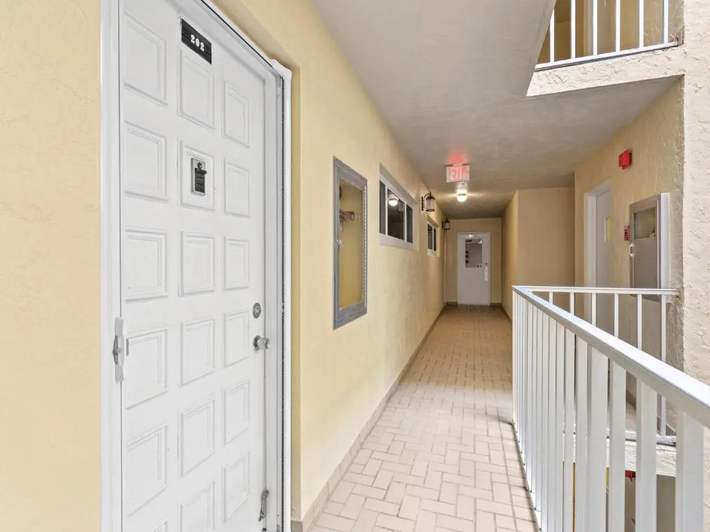 Sand Caper 202, Sleeps 4, Gulf Front, 2 Bedrooms, Elevator, Heated Pool