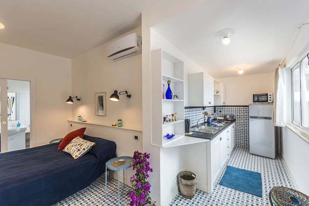 Naples Tours and Flats S.r.l.
