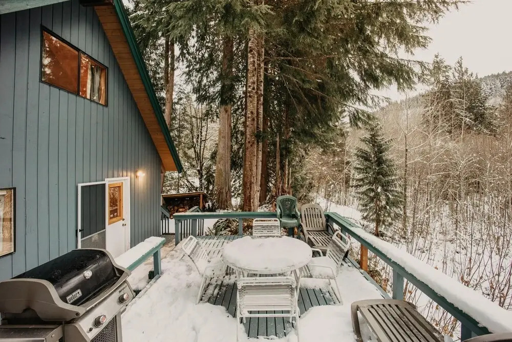 Mt Baker Rim Cabin #53 - A Cozy Cabin With a Open Fire Place and Outdoor hot tub