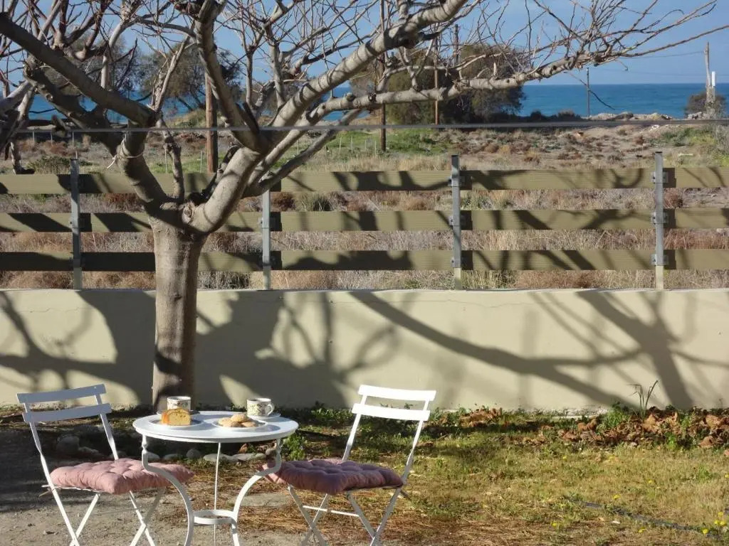 GARDEN HOUSE, Kalamaki