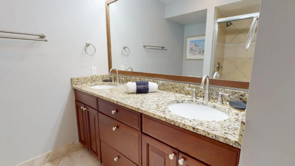 Beach Manor 0404