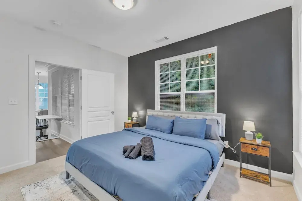 Upscale 2BR Suite Mins Downtown Raleigh