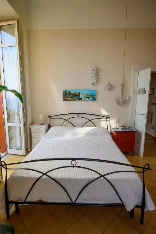 Large Apartment In The Heart Of Chiaia