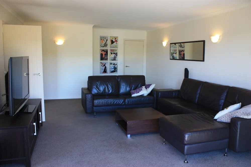 Sams Place