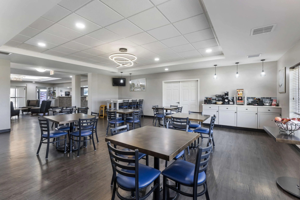 Best Western Plus MidAmerica Hotel