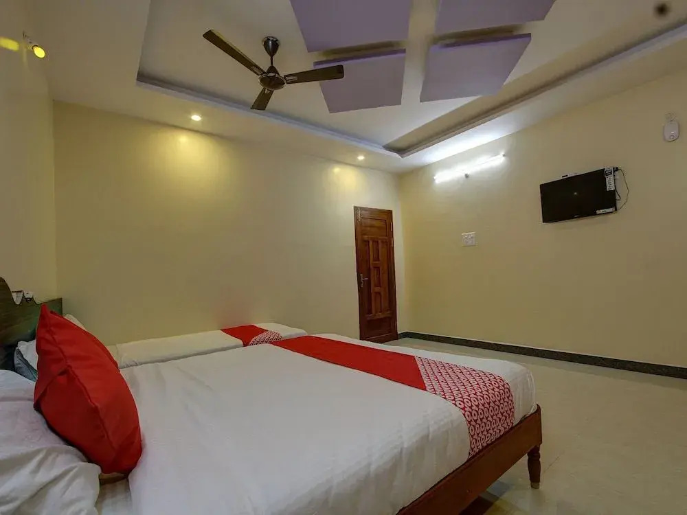 OYO 15850 K S Residency