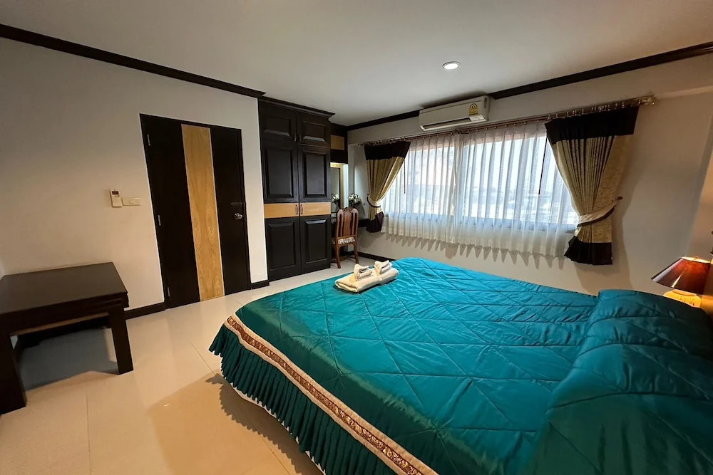 Chiangrai Grand Room Hotel