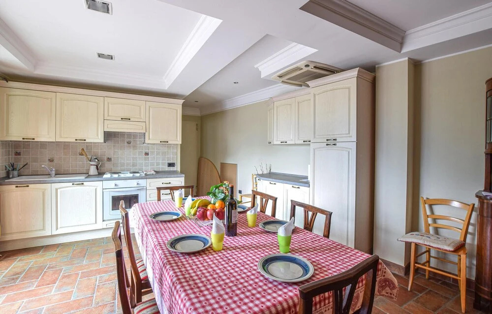 4 Bedroom Amazing Home In Pilzoneiseo