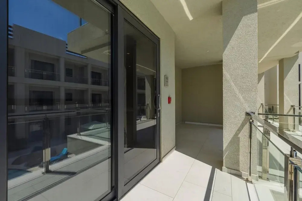 Modern NEW 2br2ba Condo w Pool Resort Amenities