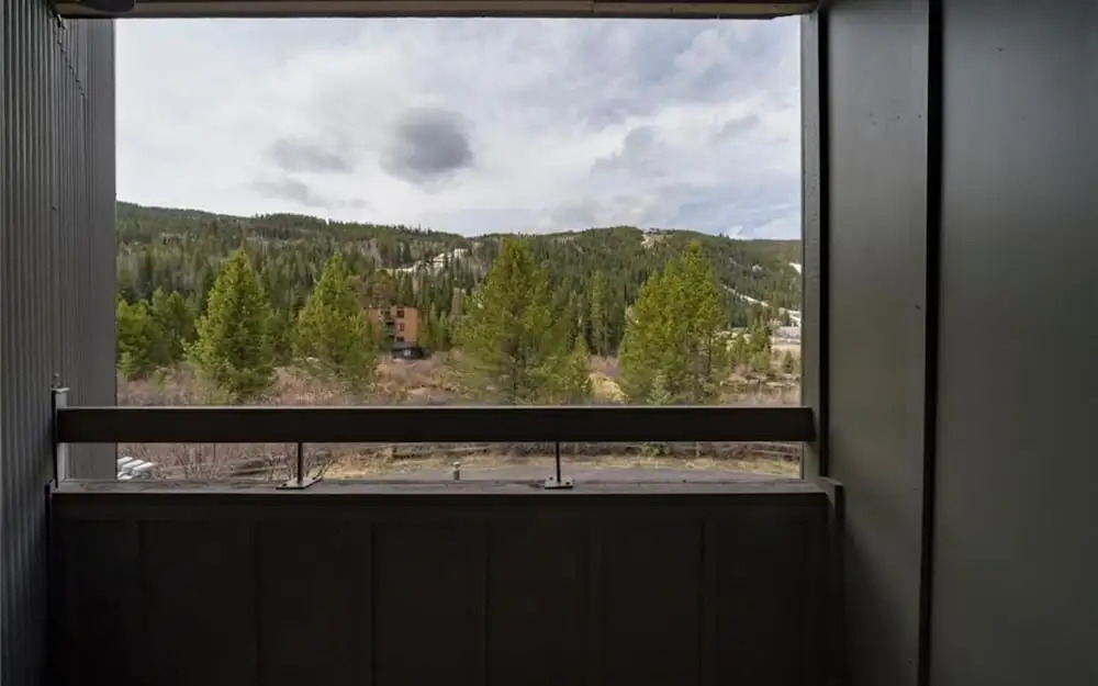 Frostfire D24 3 Bedroom Condo by RedAwning