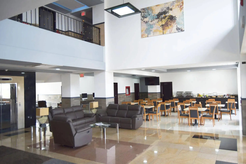 Beverly Hills: Hotel and Business