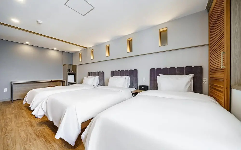 Geojedo Jangseungpo Hotel Pause
