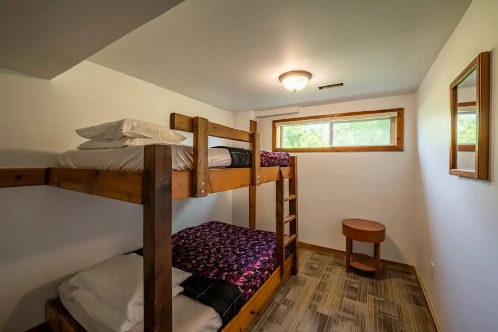 6 bdrm Blue Mountain Cottage, Private Beach Access, Hot Tub, Sauna, Table Tennis, BBQ, Petfriendly