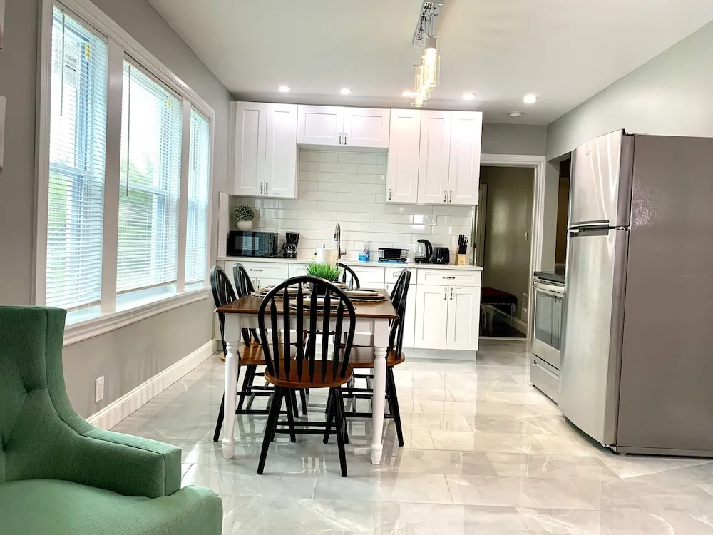 The Horseshoe Falls Villa- 6BR Free Parking, Minutes From Falls & Casino