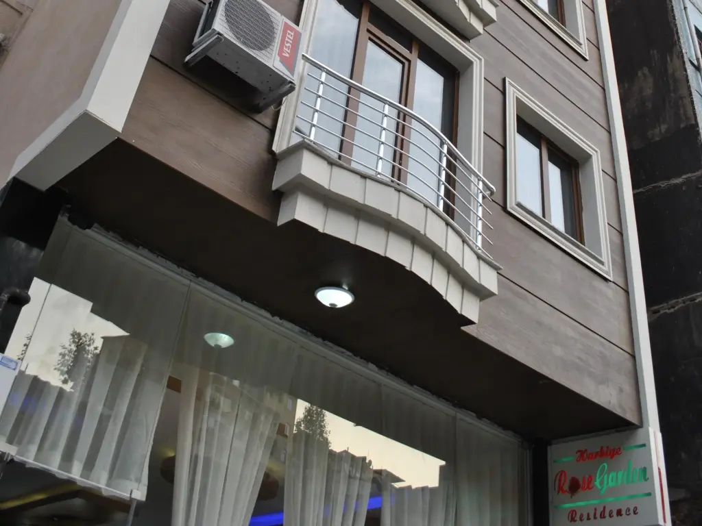 Diamond Suite & Residence