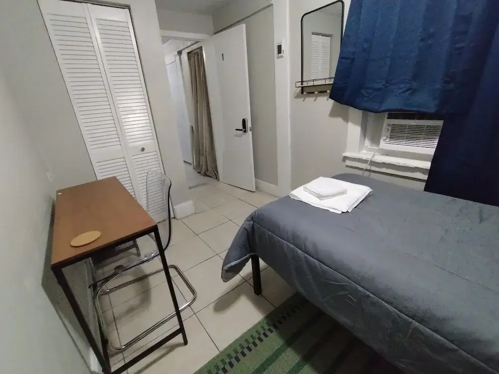 Larry's Long Stay Hostel