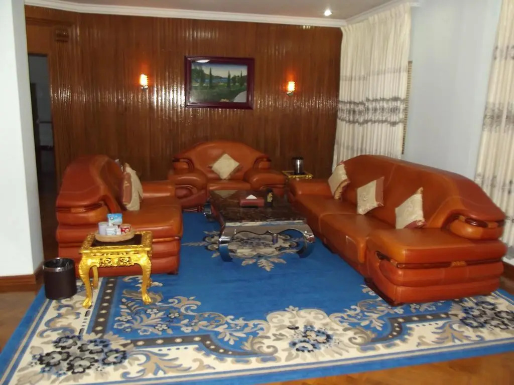 Famous Parami Hotel