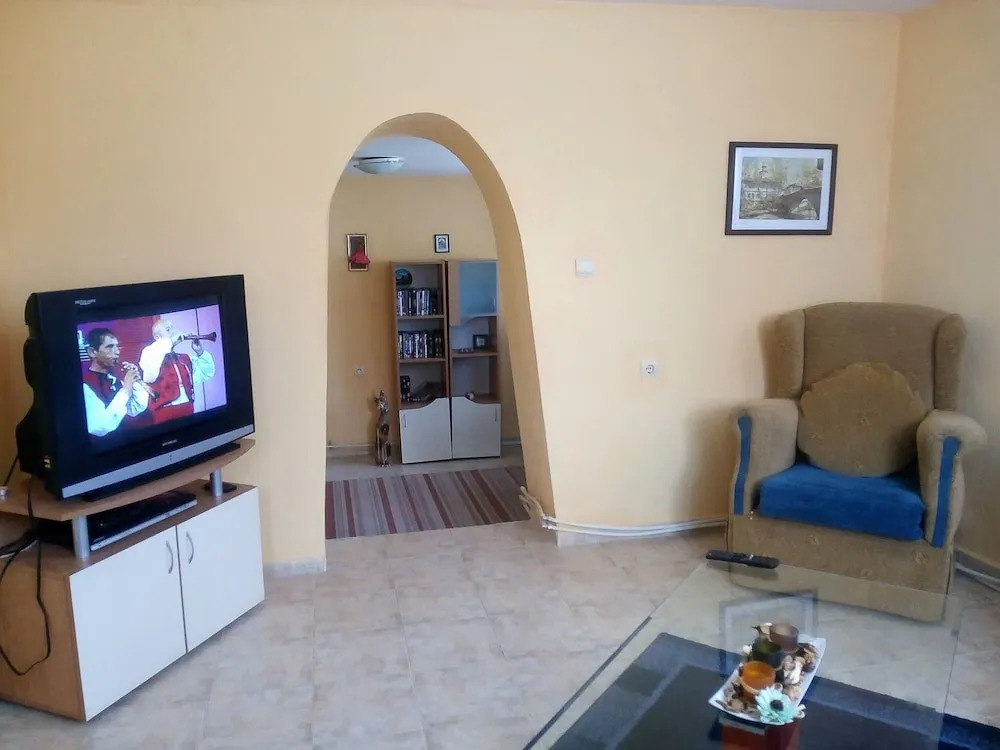 Three Bedroom House With Garden Only 10 km From Veliko Tarnovo