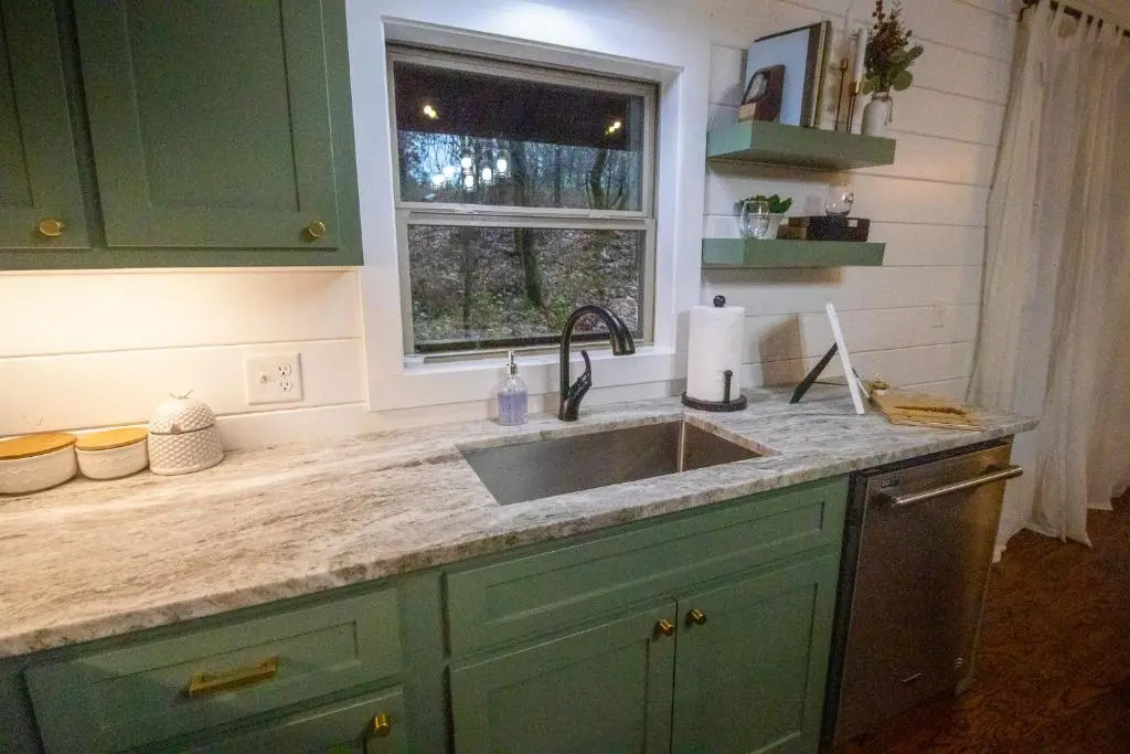 Meant To Bee! New 2 Bedroom, 2 Bath, Sleeps 8! Ping Pong & Shuffle Board