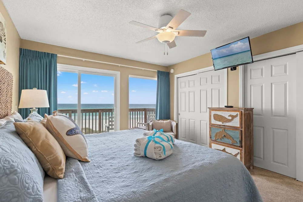 Breathtaking Views from Gulf Front 2 Bd / 3 Ba Townhome