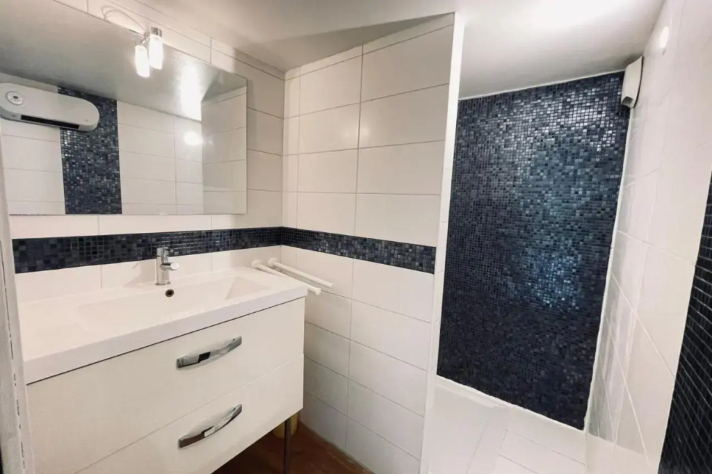 Beautiful Duplex Near Downtown