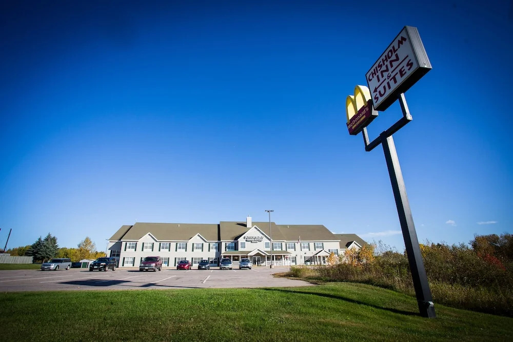 Chisholm Inn & Suites