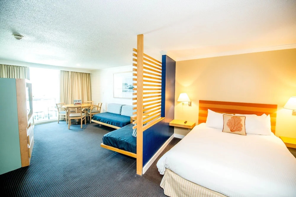 Port Royal Oceanfront Hotel