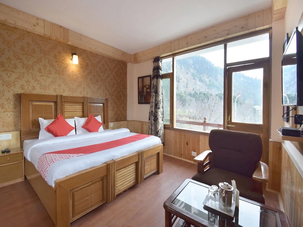 OYO 12275 Crown Hospitality