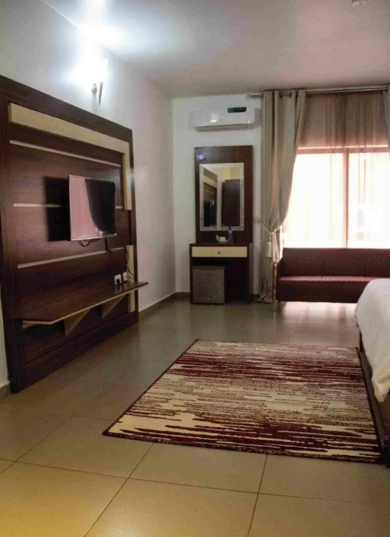Uranium Continental Hotel - UCH