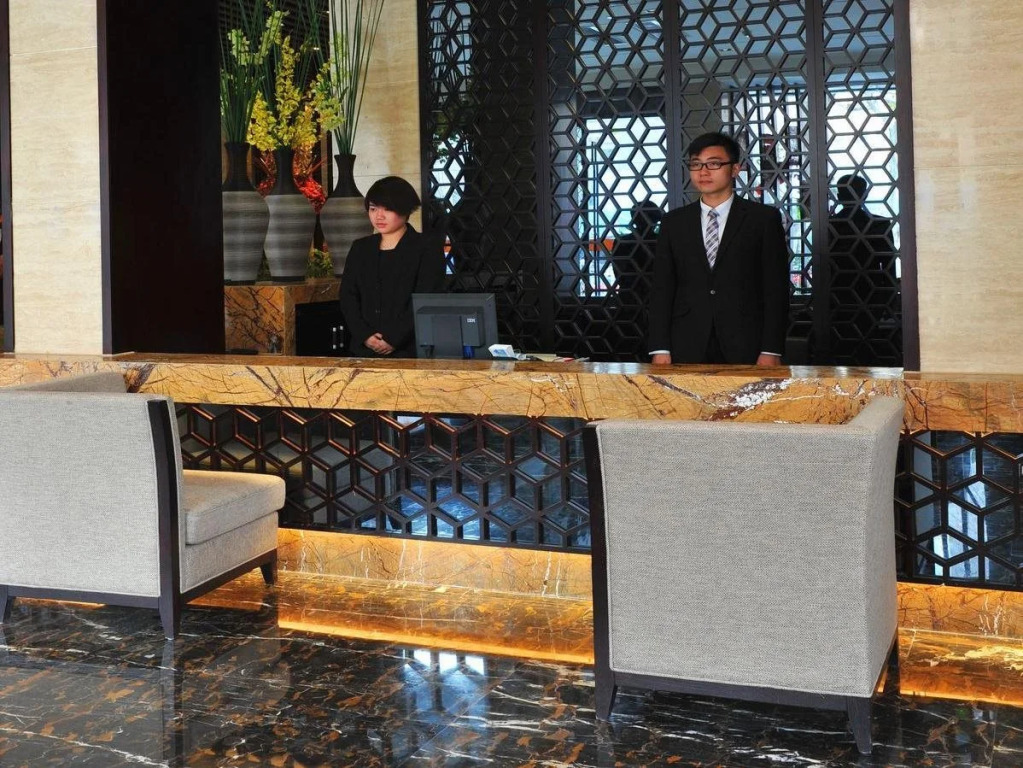 City Hotel(Hangzhou Renmin Road Metro Station)