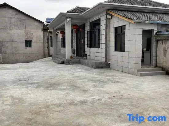 Mountain House Courtyard