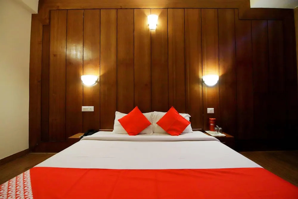 OYO 4838 Hotel The Valerian