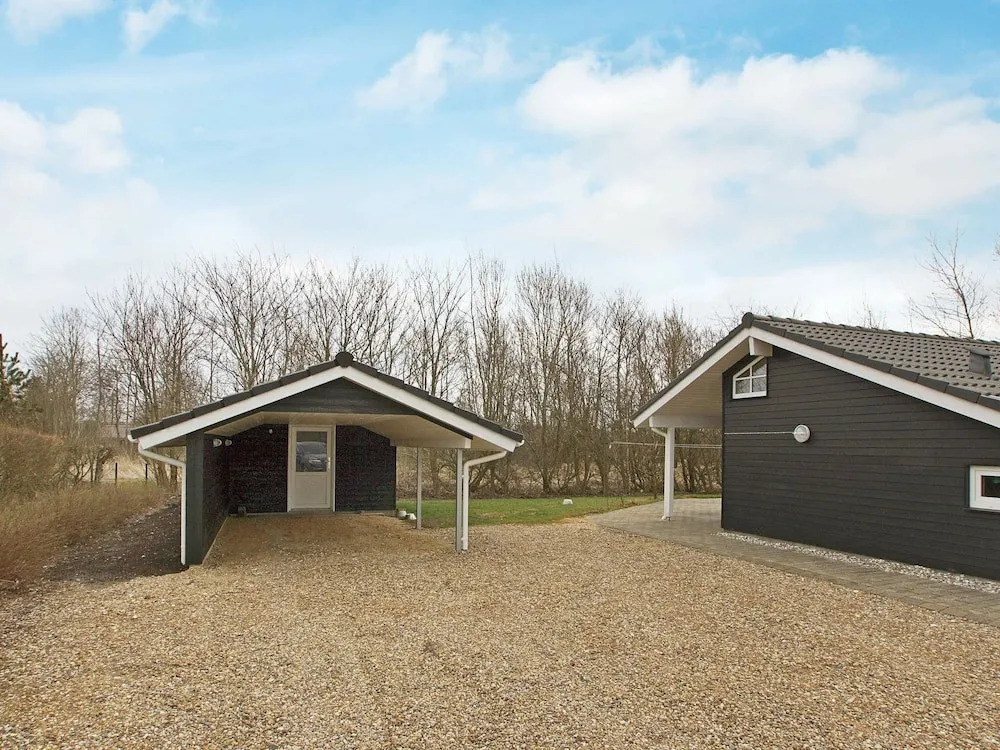 Luring Holiday Home in Hemmet With Whirlpool