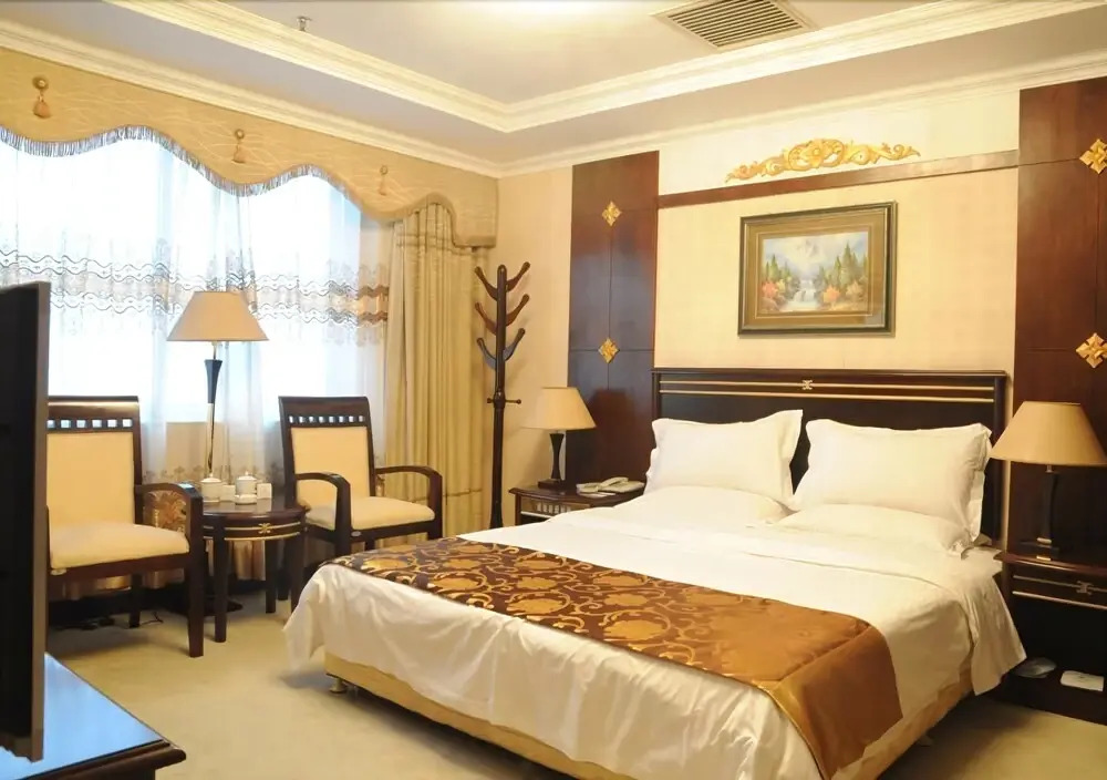 Peak Hotel