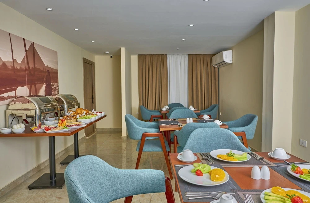 Laviana Pyramids Inn