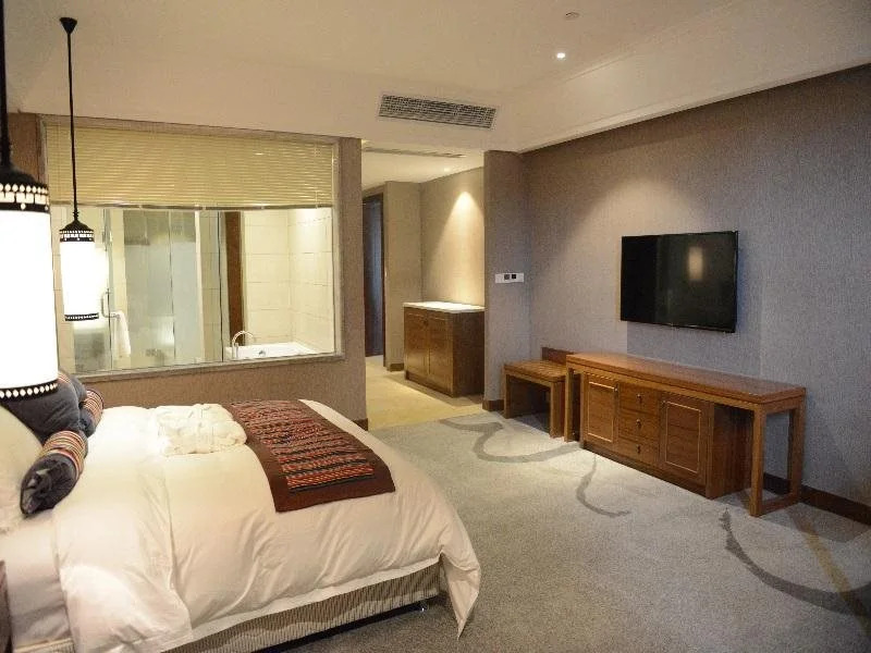 Qomo Langzong Hotel