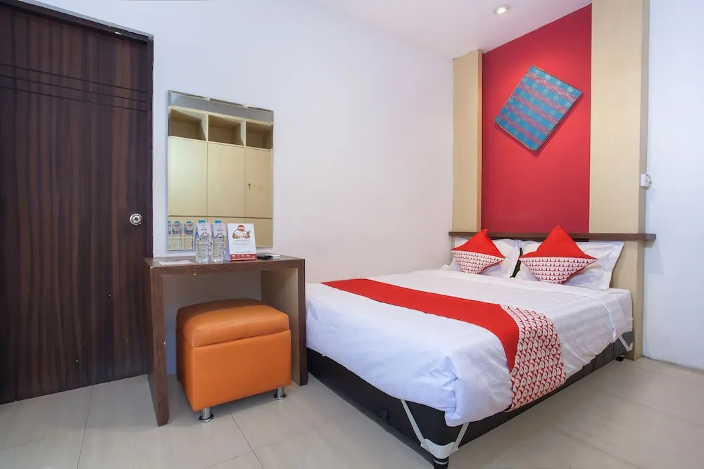 OYO 155 Metro House