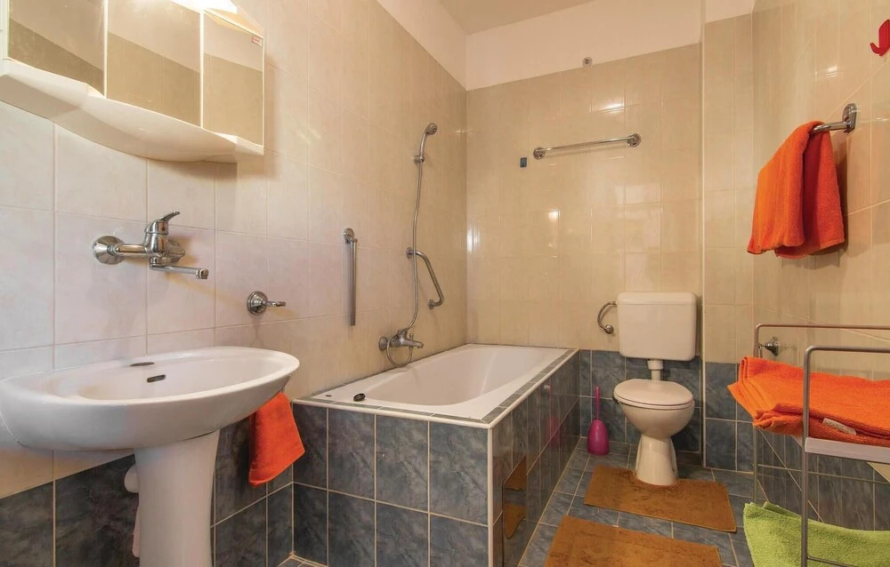 Beautiful Apartment in Porec With 2 Bedrooms