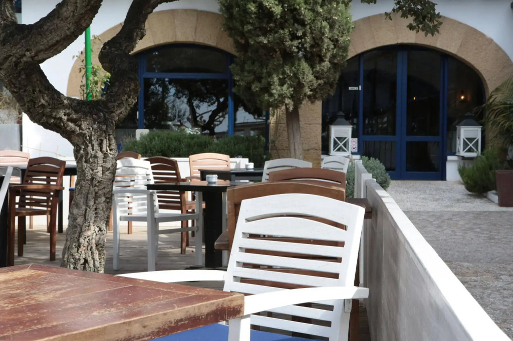 Hotel Trias