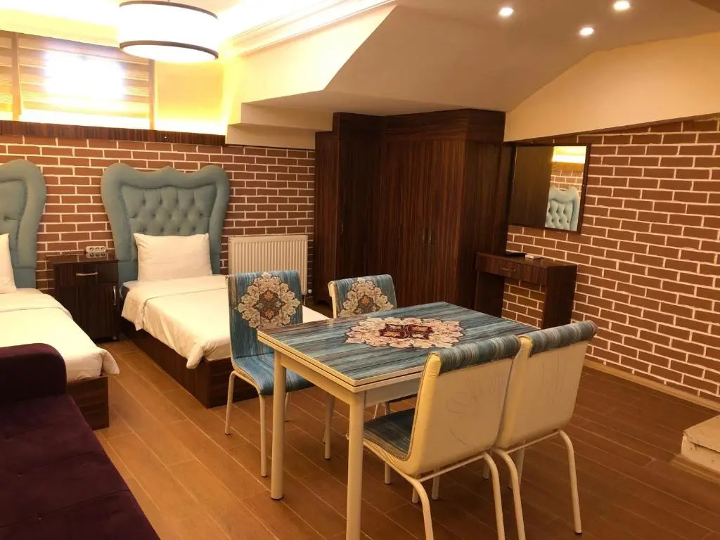 Rose Mansion by Otantik Suites