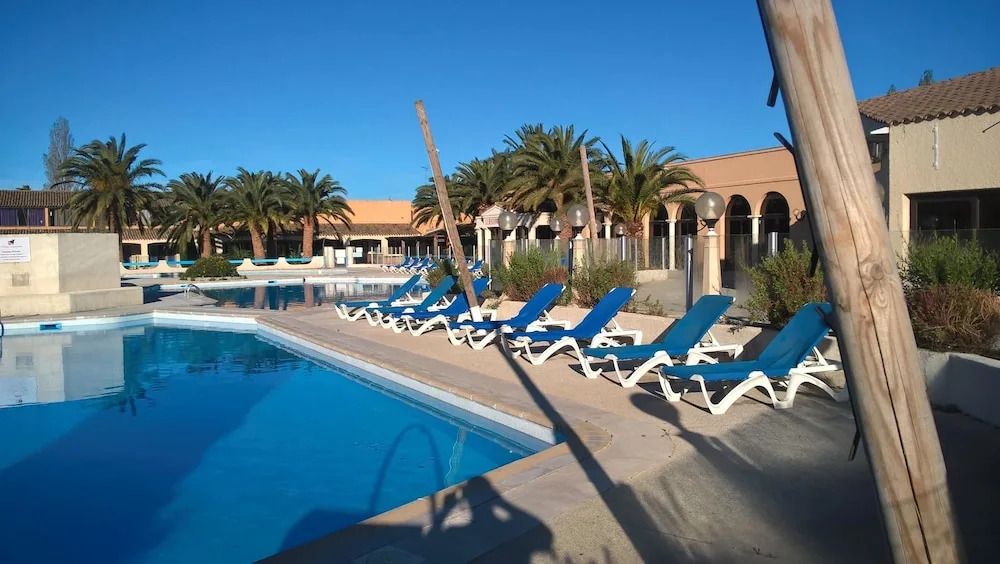 House With 2 Bedrooms in Arles, With Pool Access and Furnished Garden