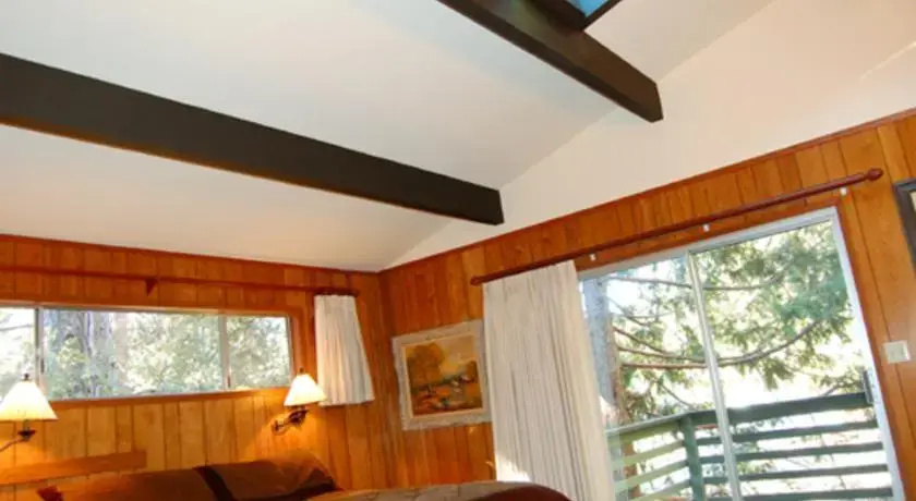 RedAwning Cabin #15B The Legacy