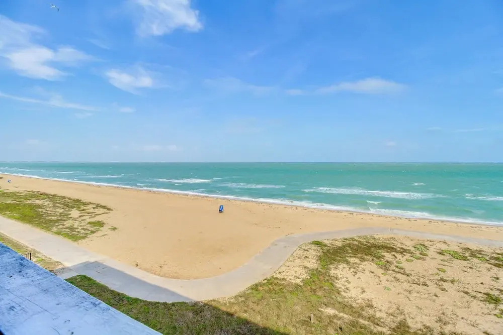 Balcony w/ Ocean View! North Beach 2nd-floor Condo