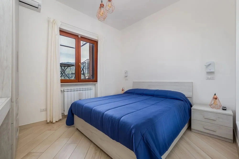 De Vivo Realty - Villa Lotos