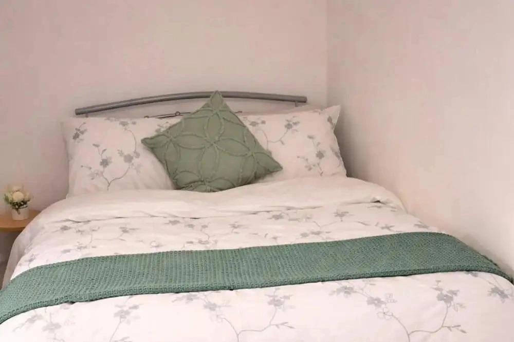2 Bed Home - Parking for 2, Wifi & Garden