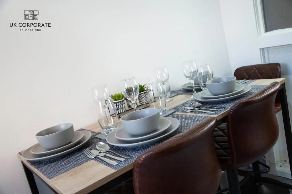 2 bed Apartment by UK Corporate Relocations Ltd