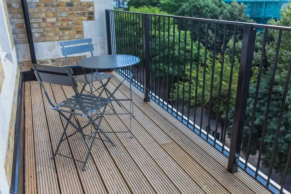 1 Bed Mezzanine-City Views & Great Location