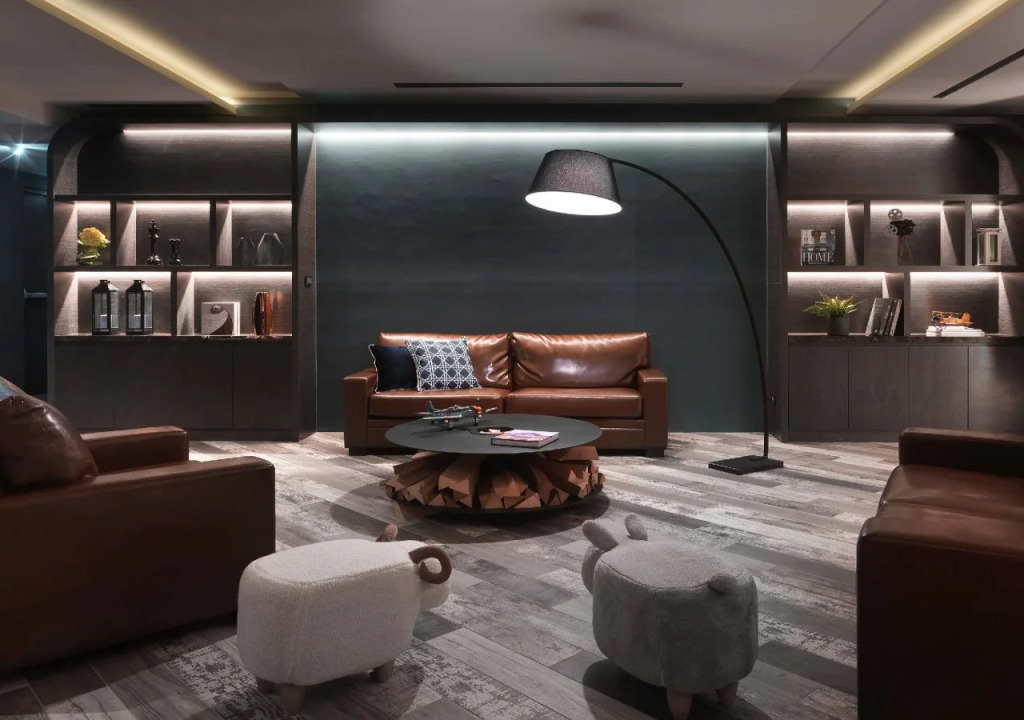 Explore Hotel