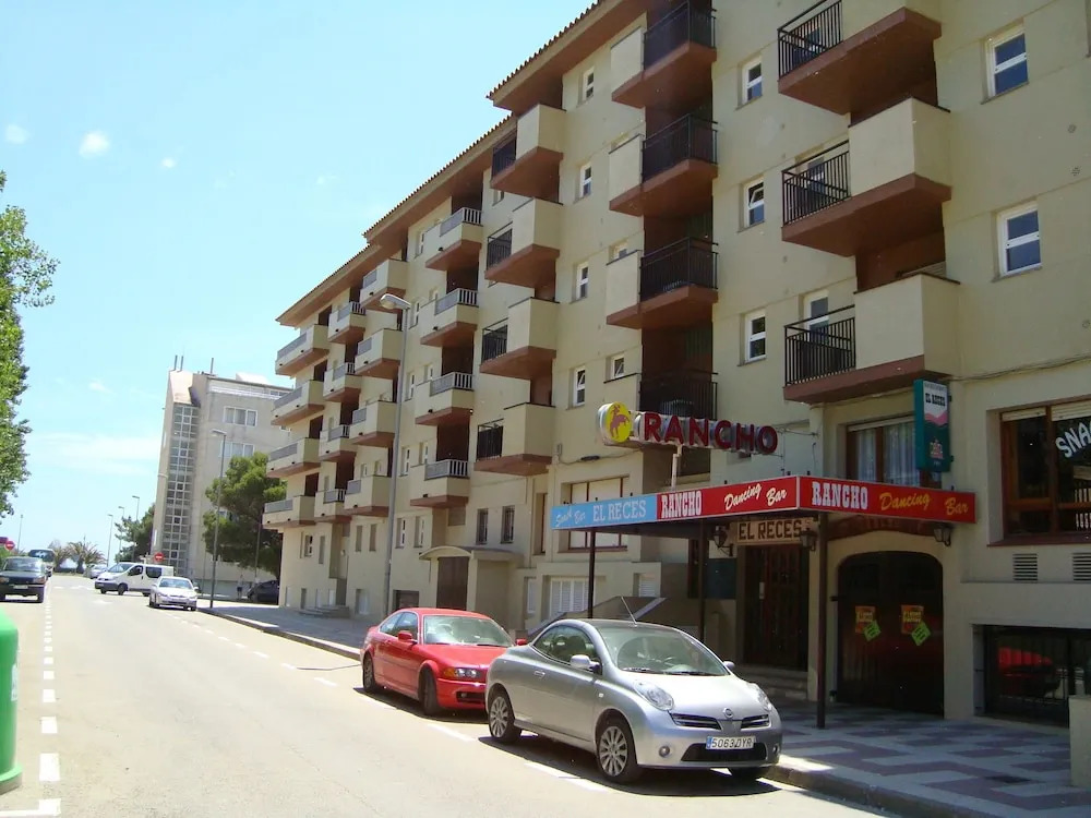 Payet Apartments 6-8 Personas