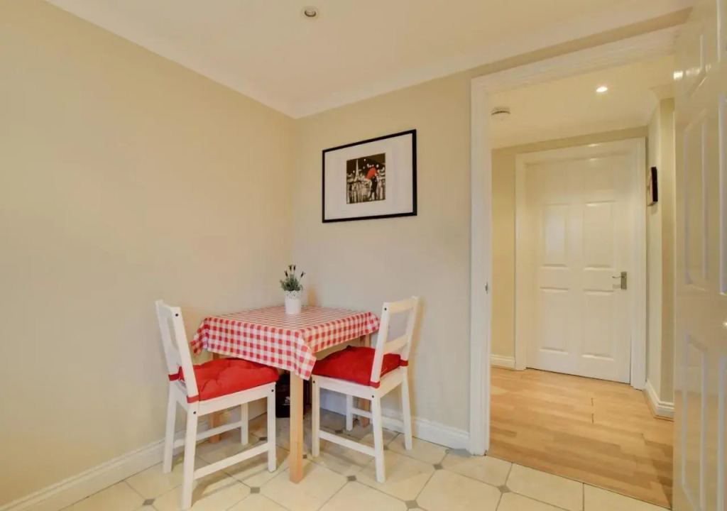 Bowleaze Beach Apartment